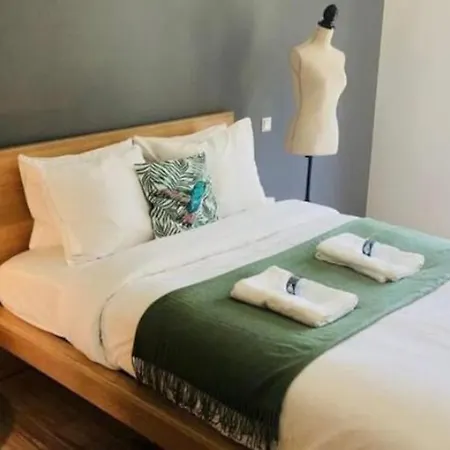 2 Bedrooms In Center W Terrace&parking-2b Apartment